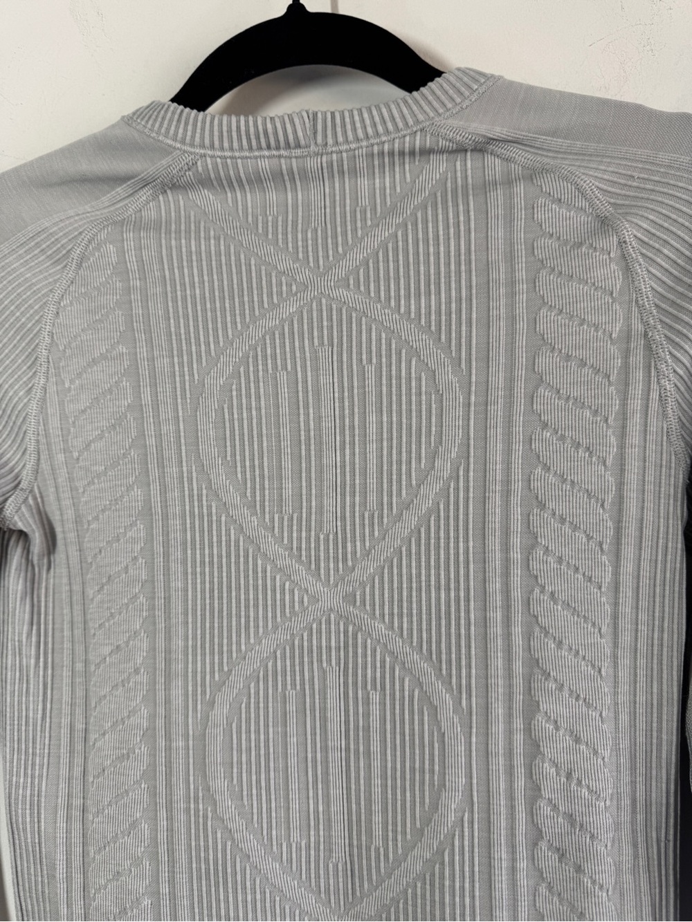 Lululemon Rest Less Pullover Knit Long Sleeve Sweater Athletic Yoga Running XS - Picture 7 of 13